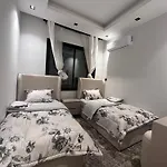 شقة مميزة حديثة بمجمع صفا 47