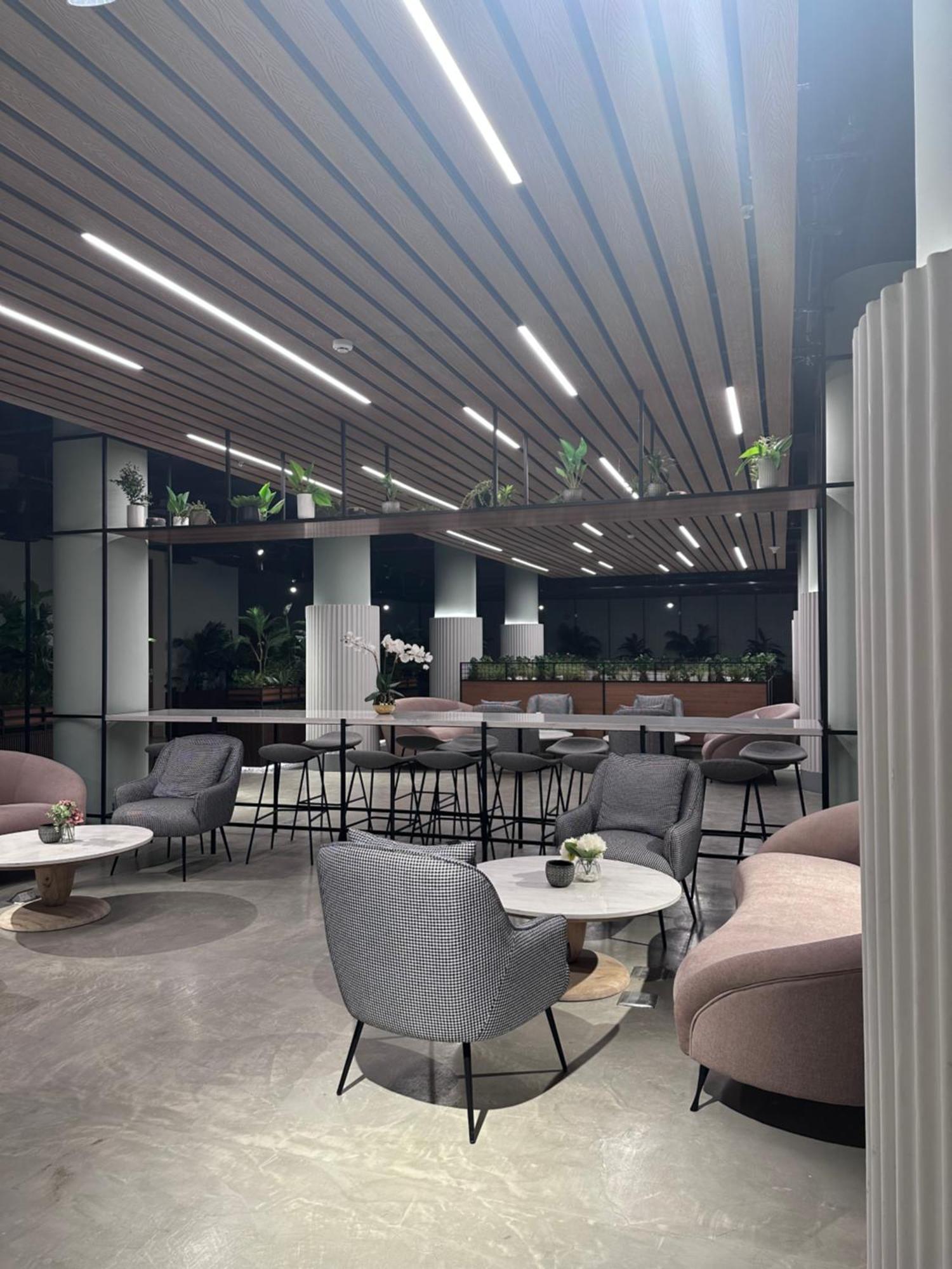 Apartment شقة مميزة حديثة بمجمع صفا 47 *